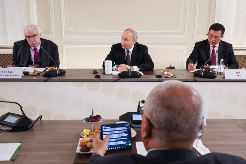 Путин: Россия не вела огонь по жилым кварталам в Киеве, целью были заводы