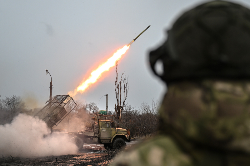 На Украине минувшую ночь назвали "самой страшной": Позиции ВСУ атаковали "Герани" и "Искандеры"