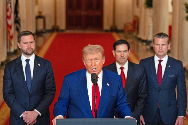 Трамп поднял вопрос о смене режима. Что известно о противостоянии Ирана и Израиля на утро понедельника