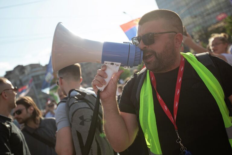Протест студентов и сторонников оппозиции с требованием провести досрочные парламентские выборы в Сербии