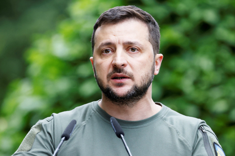 Почему Зеленский не спешит на саммит НАТО