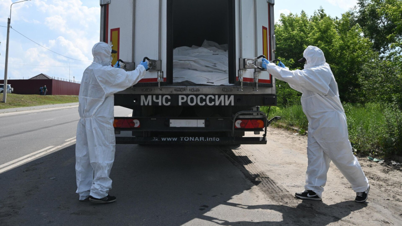 Рефрижератор с телами погибших украинских военнослужащих в Брянской области