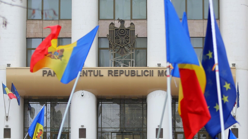 Здание парламента Молдавии в Кишиневе