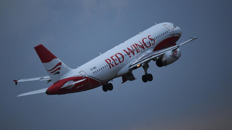 Самолет Red Wings