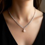 Репортаж из мастерской: колье, рожденное дома