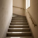 Город подтягивает марш: ремонт лестниц без пробелов