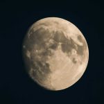 Лунный почерк созвездий: что скрывает ночное светило