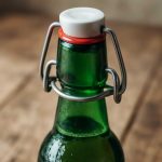 Бутылка с бугельной пробкой: стиль и герметичность