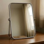 Зеркало под кроватью и смысл приметы