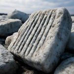 Почему старые льдины прорезают глубокие канавки