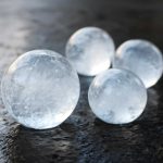 Почему на дне рек всё чаще находят ледяные шары
