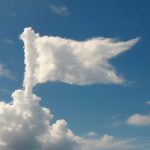 Почему над вершиной появляется облако-знамя