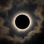 Почему огненное кольцо на небе замечают чаще