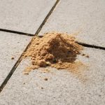Почему ливень вымывает песок из швов плитки во дворе