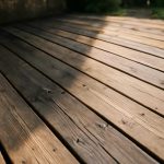 Почему на деревянных настилах сильнее видно потемнение после сырости