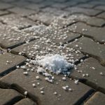 Почему на тротуарной плитке после оттепели проступают солевые кристаллы