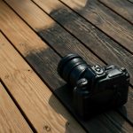 Почему после ливня на деревянном настиле темнеют отдельные доски