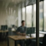 Почему на стеклянных перегородках остаются мутные следы после мытья