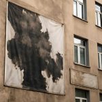 Солнечный перегрев и ускоренное выгорание баннеров на фасадах